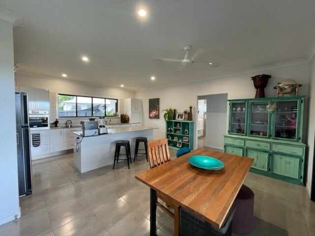 2 bedrooms House in 27 Rise Cres MISSION BEACH QLD, 4852