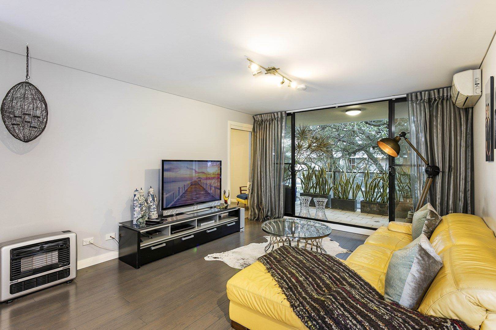 2 bedrooms Apartment / Unit / Flat in 9/102 Joynton Avenue ZETLAND NSW, 2017
