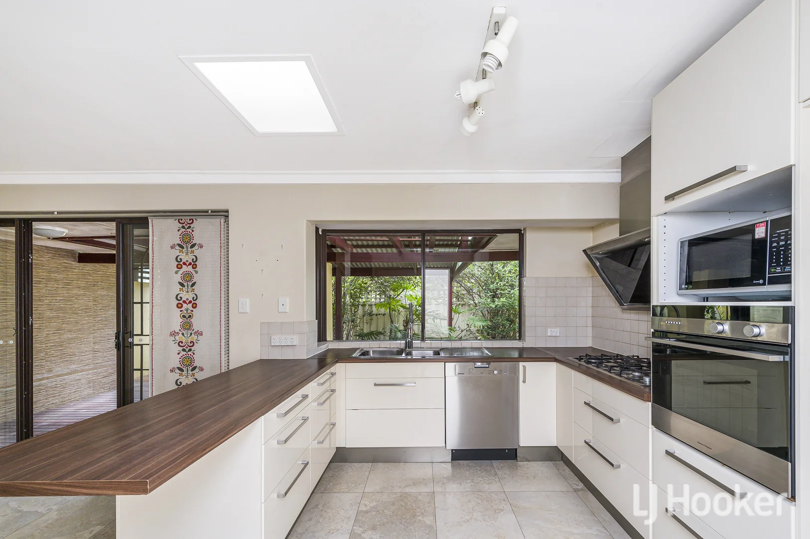 Additional image 9 of 2/61 Connelly Way, Booragoon WA 6154