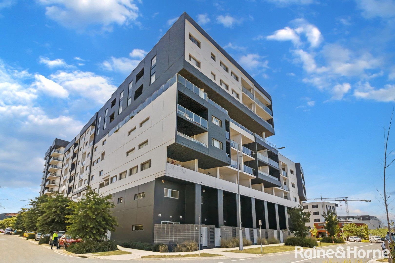 1 bedrooms Apartment / Unit / Flat in 24/35 Oakden Street GREENWAY ACT, 2900