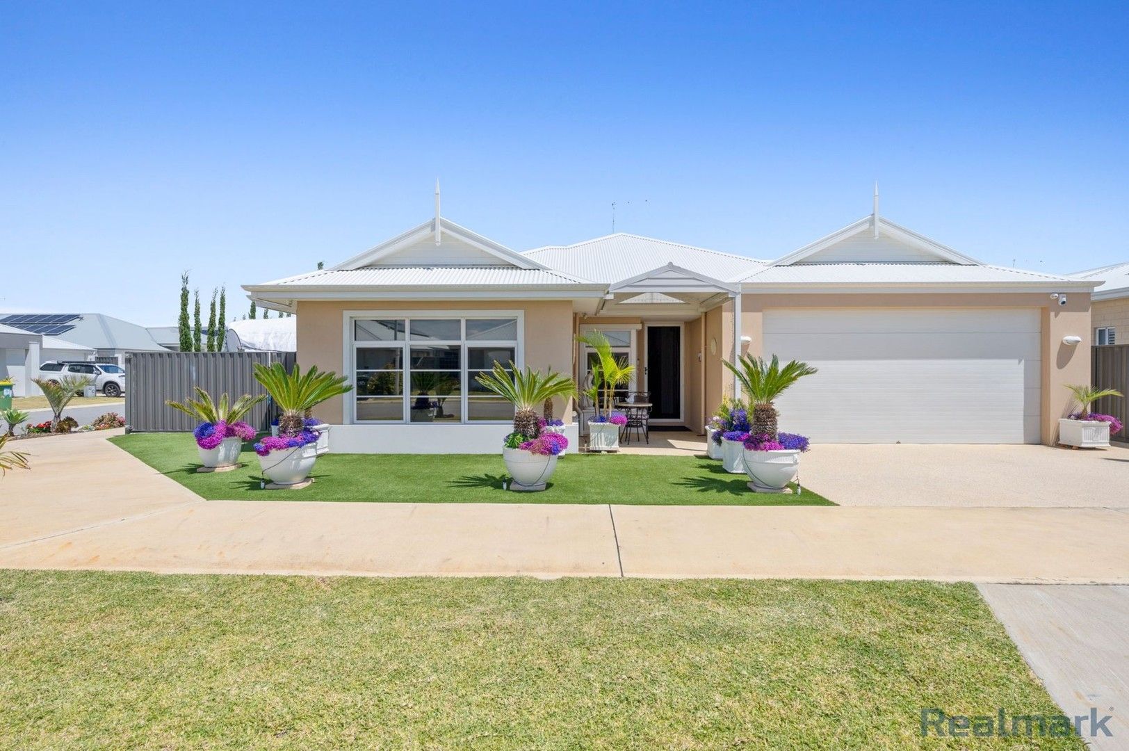 4 bedrooms House in 21 Goldfinch Drive ERSKINE WA, 6210