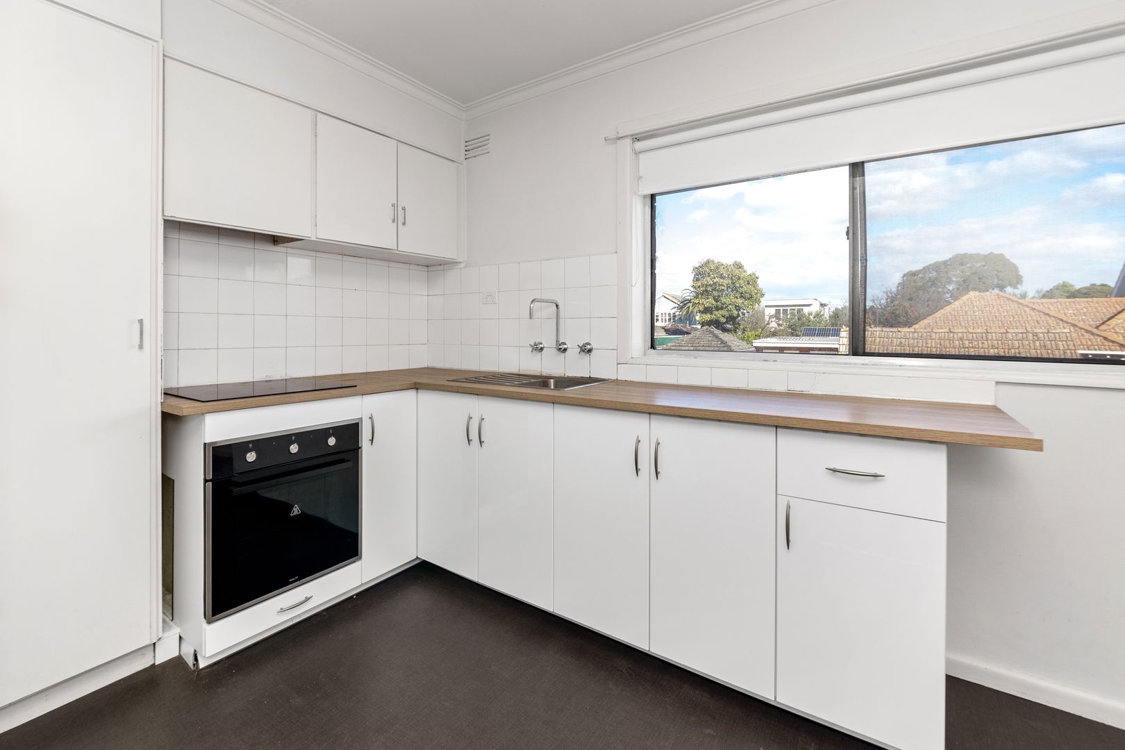 9/24 Margaret Street, Carnegie VIC 3163, Image 2