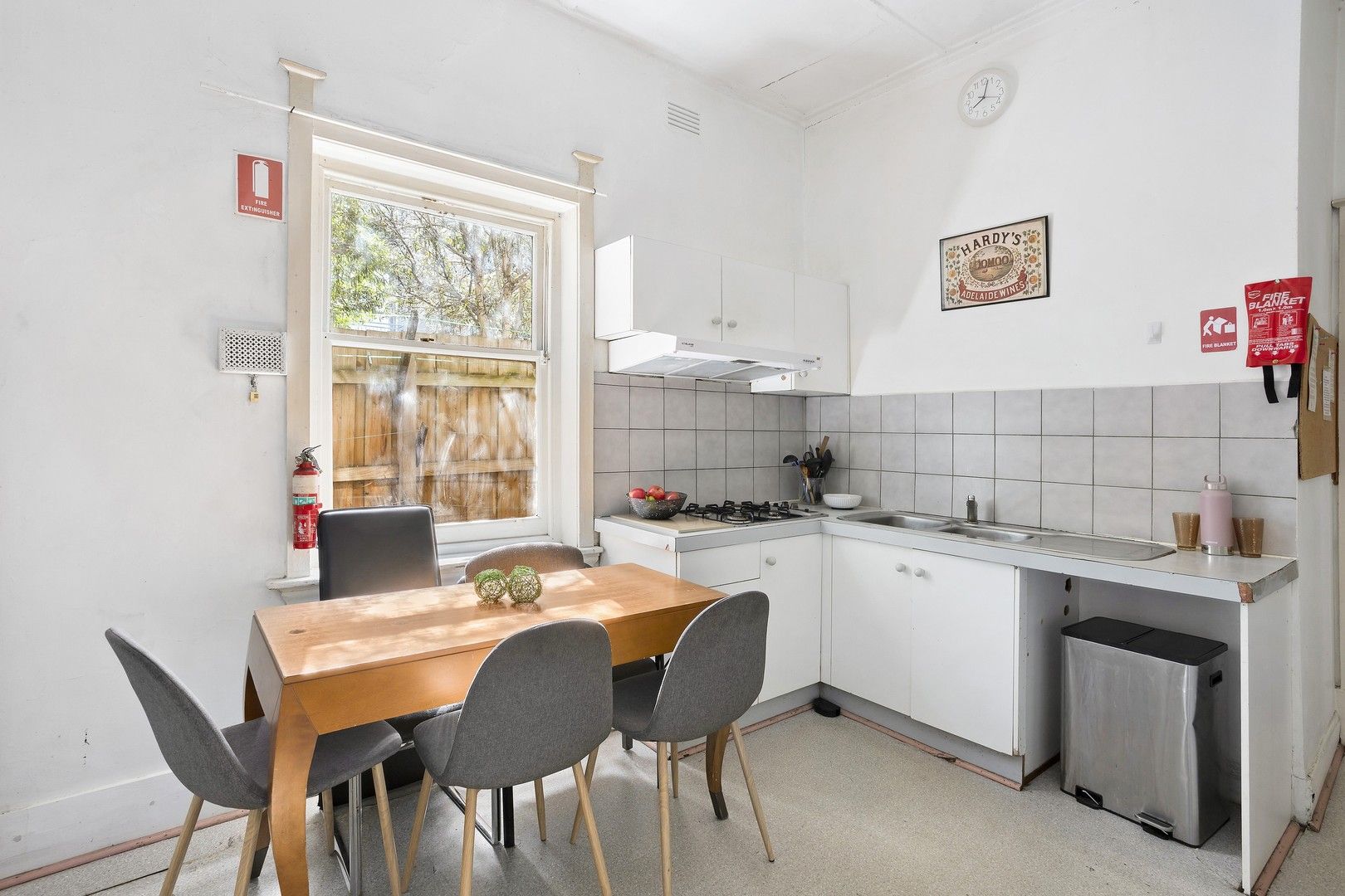 3 bedrooms Apartment / Unit / Flat in 2/96 Grey Street ST KILDA VIC, 3182