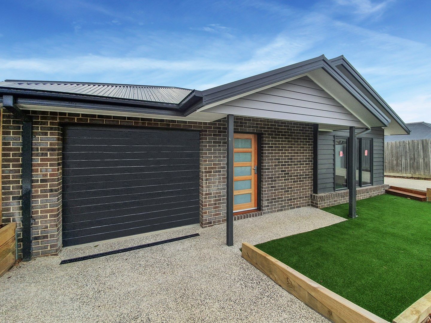 2 bedrooms Apartment / Unit / Flat in 1/56 Moruya Drive GROVEDALE VIC, 3216