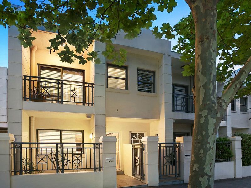 3 bedrooms Apartment / Unit / Flat in 3/28 West Street NORTH SYDNEY NSW, 2060