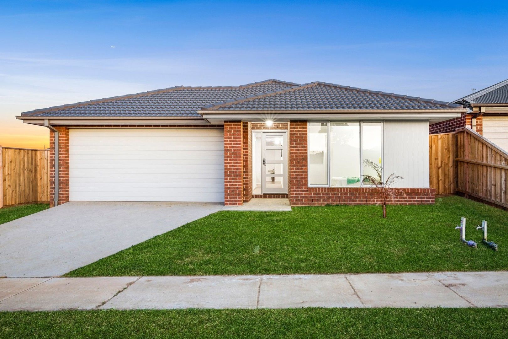 4 bedrooms House in 127 Bramley Avenue CHARLEMONT VIC, 3217