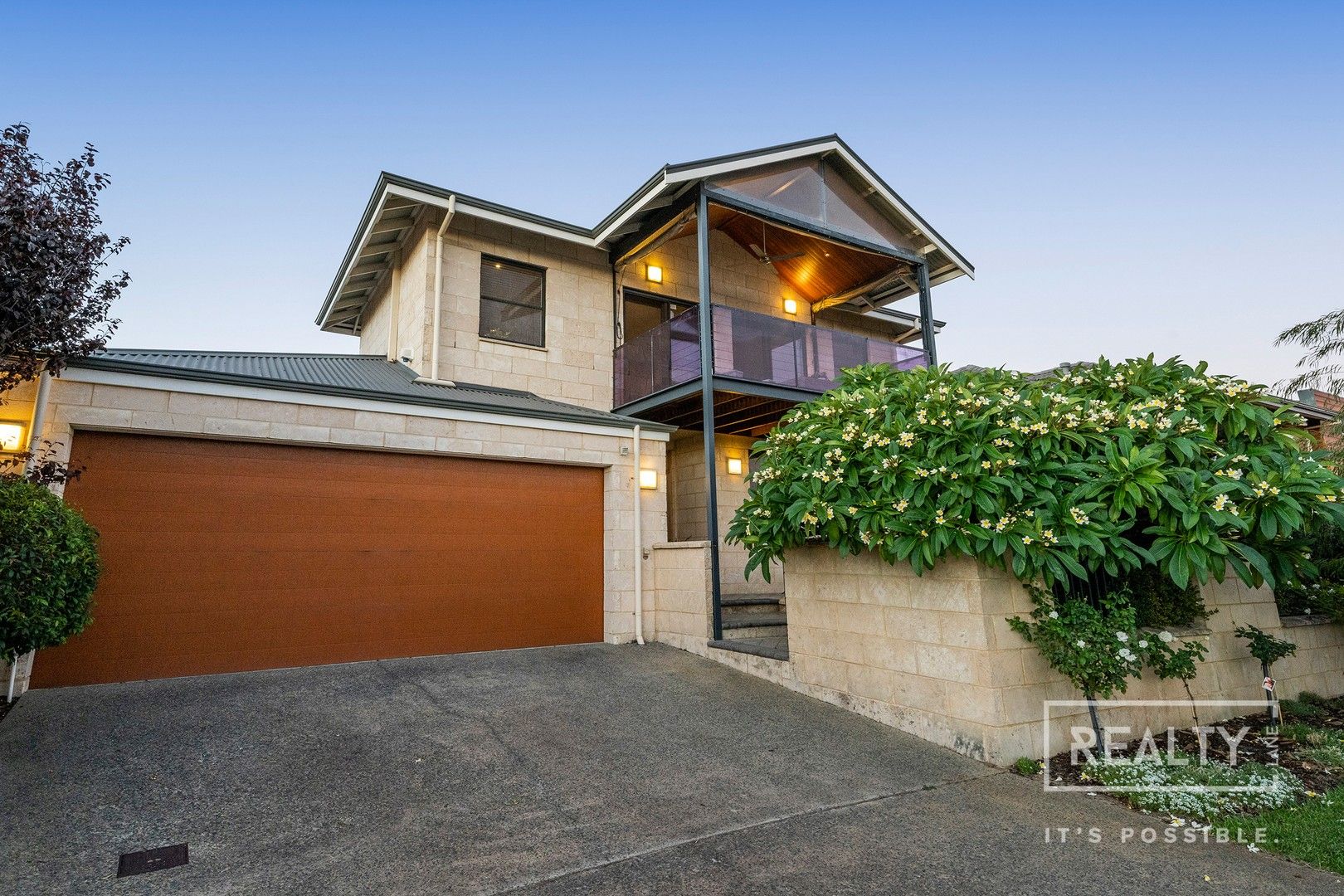 4 bedrooms House in 176 Newborough Street KARRINYUP WA, 6018