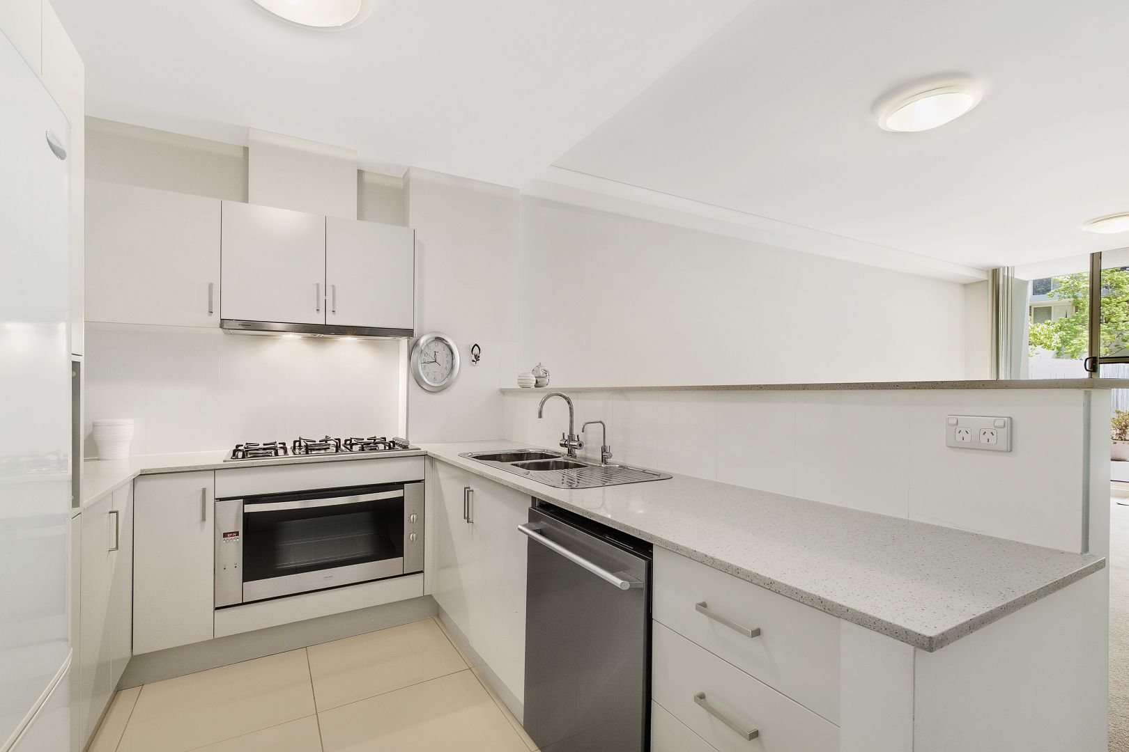 27/16-20 Mercer Street, Castle Hill NSW 2154, Image 2