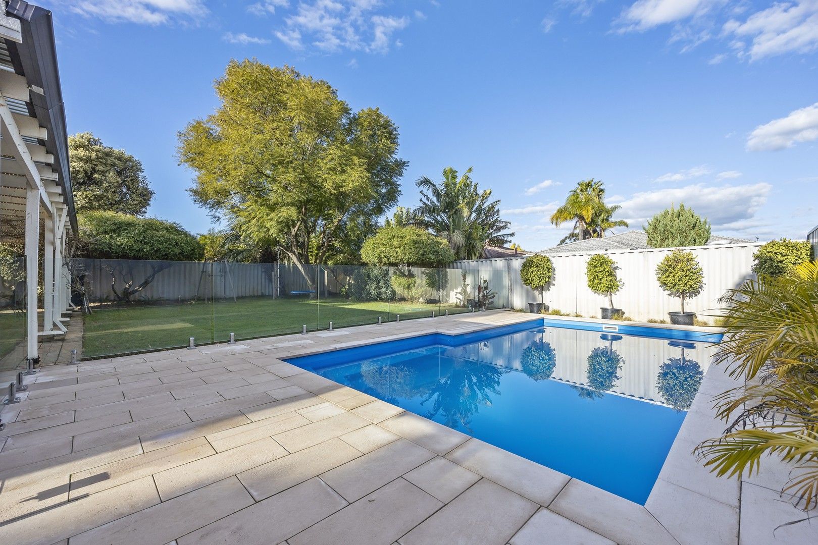 4 bedrooms House in 10 Woodpine Court BALLAJURA WA, 6066