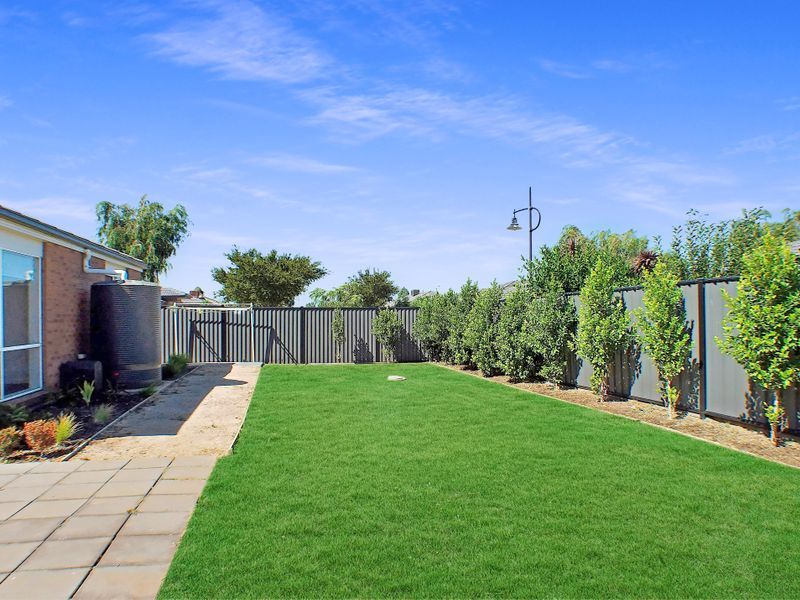 4 bedrooms House in 1 Kingbird Avenue TARNEIT VIC, 3029