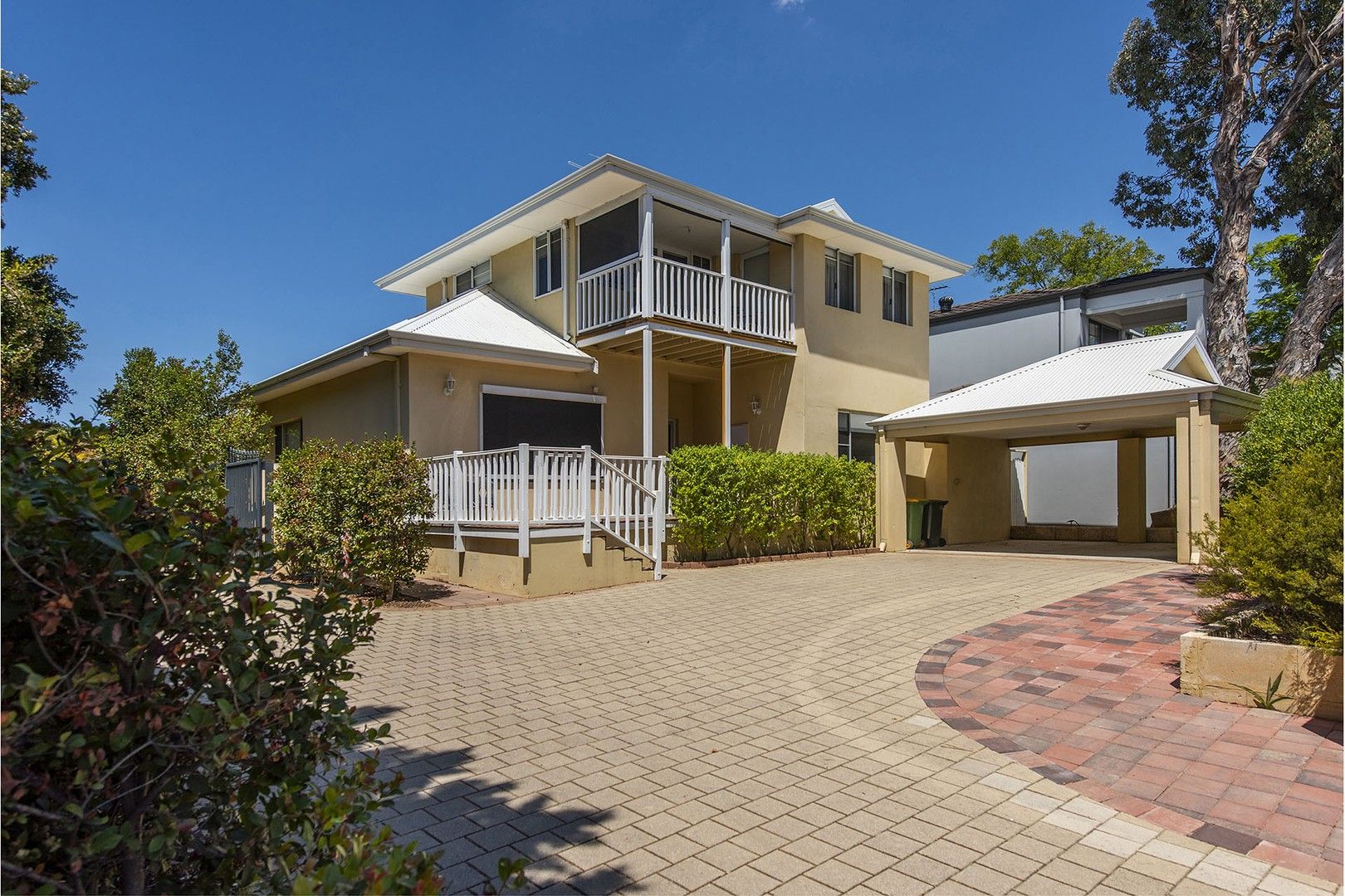 4 bedrooms House in 138 Lockhart Street COMO WA, 6152