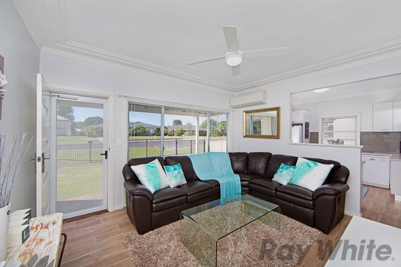 11 Boomerang Street, Budgewoi NSW 2262, Image 2