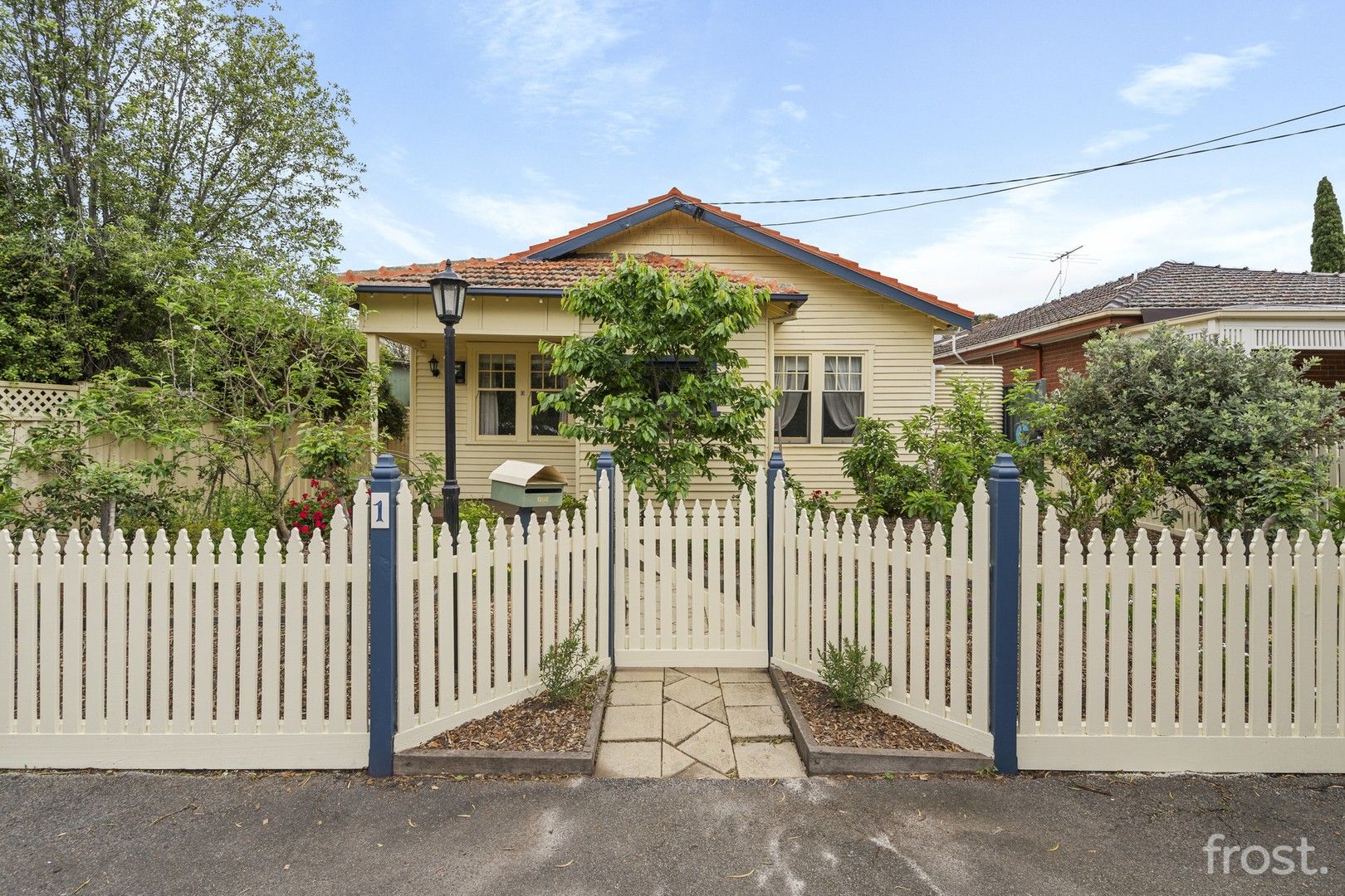 4 bedrooms House in 1 Temuka Avenue BRUNSWICK EAST VIC, 3057