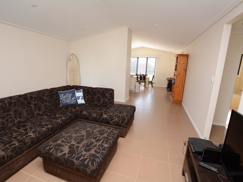 16b Mistral Place, Old Bar NSW 2430, Image 2
