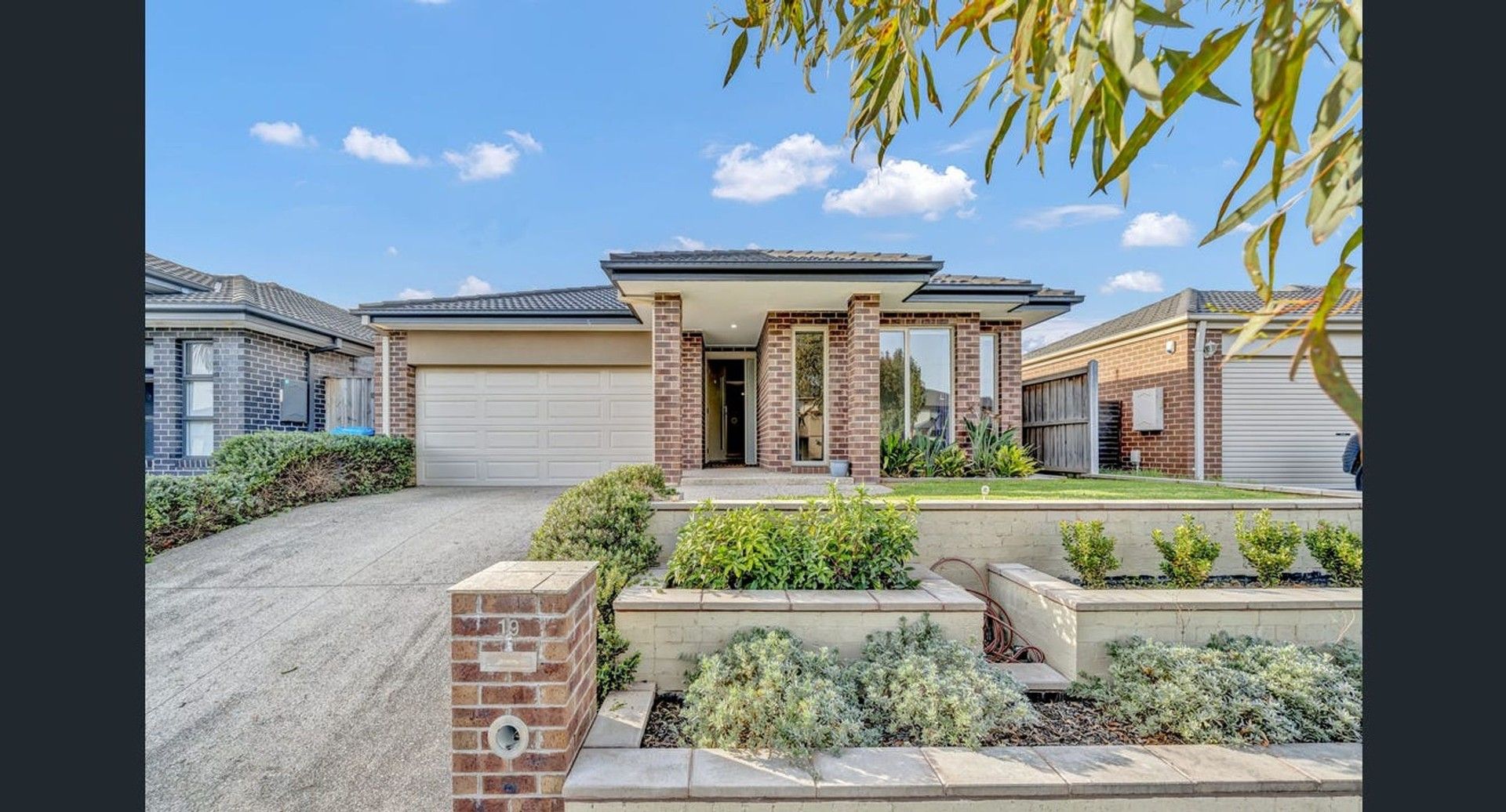 4 bedrooms House in 19 Lemon Grove CRANBOURNE WEST VIC, 3977