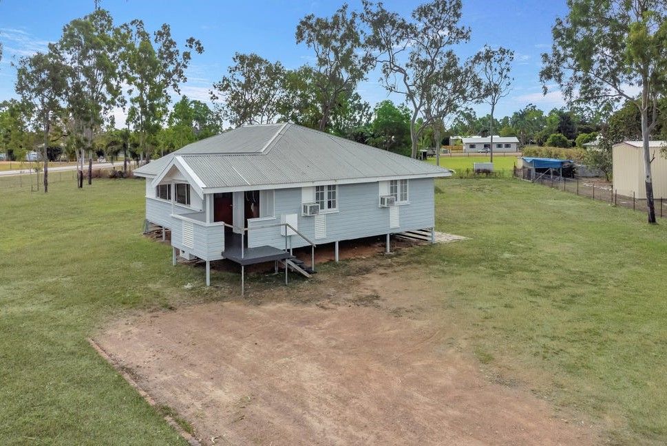 3 bedrooms House in 2 Tokara Court KELSO QLD, 4815