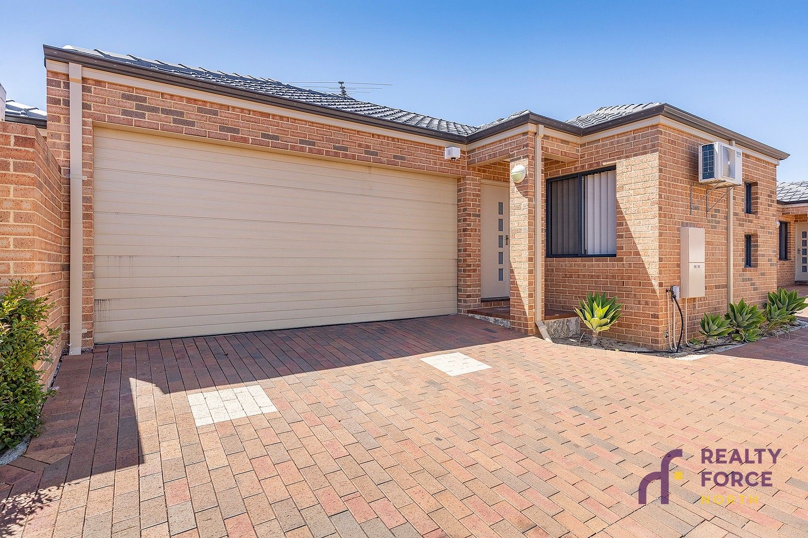 3 bedrooms Villa in 5B Ilumba Way NOLLAMARA WA, 6061
