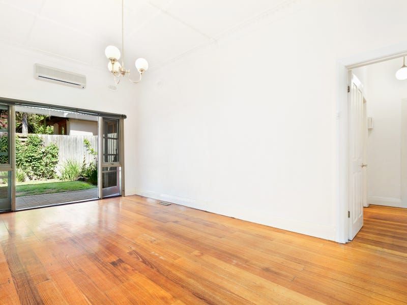 1/12 Irymple Avenue, St Kilda VIC 3182, Image 2