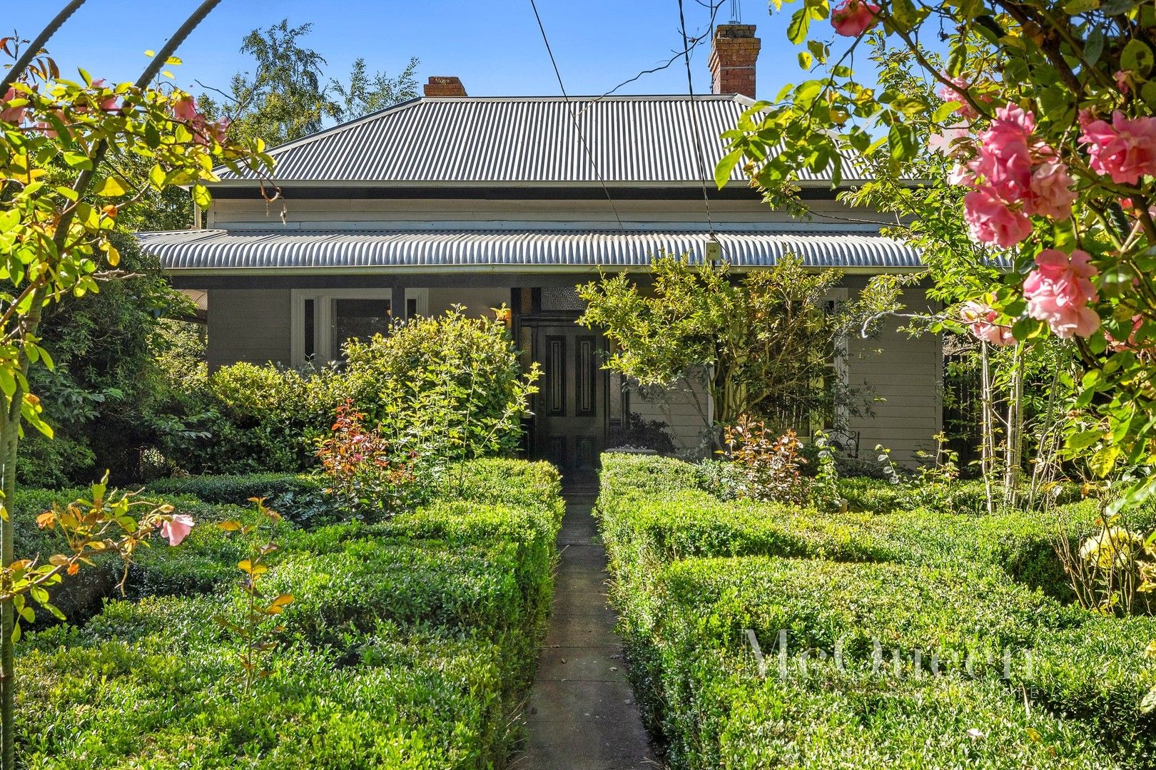 4 bedrooms House in 16 Bridge Street TRENTHAM VIC, 3458