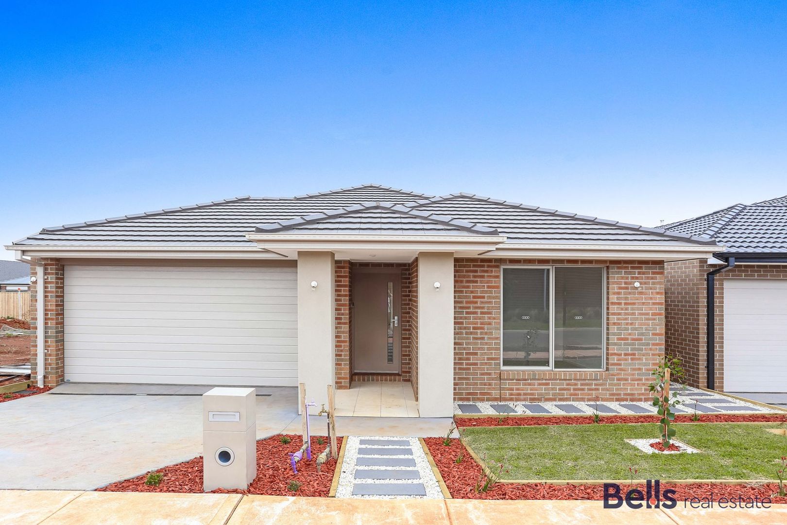 10 Fulham Crescent, Rockbank VIC 3335, Image 2