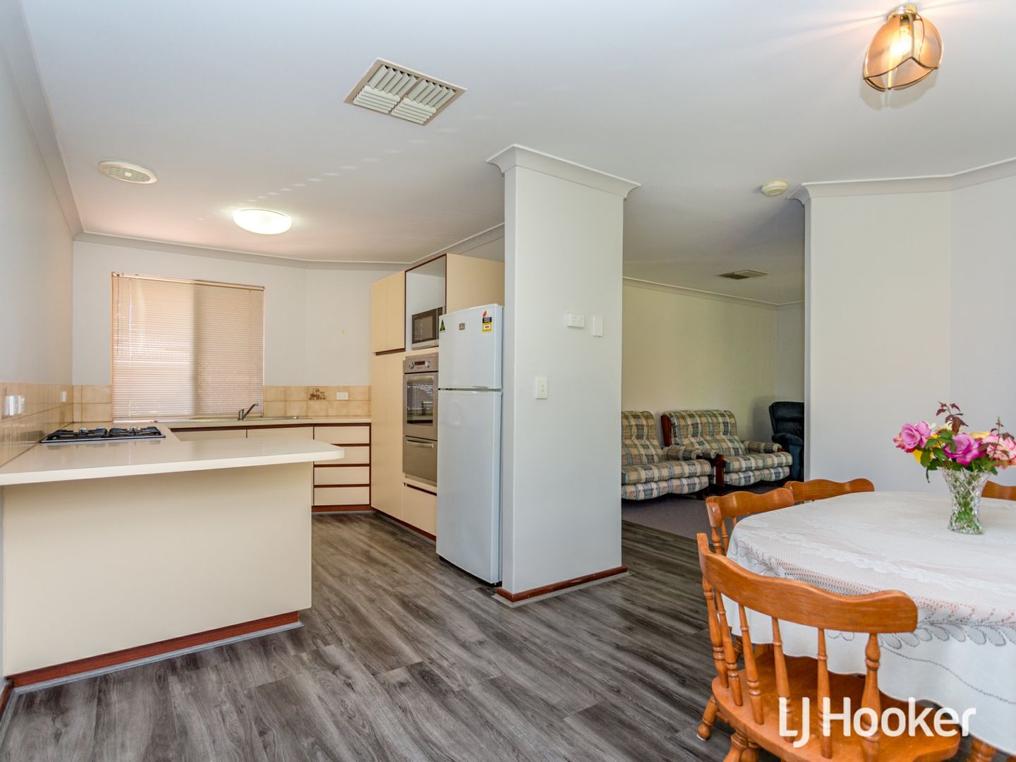 10/4 Heron Place, Maddington WA 6109, Image 1