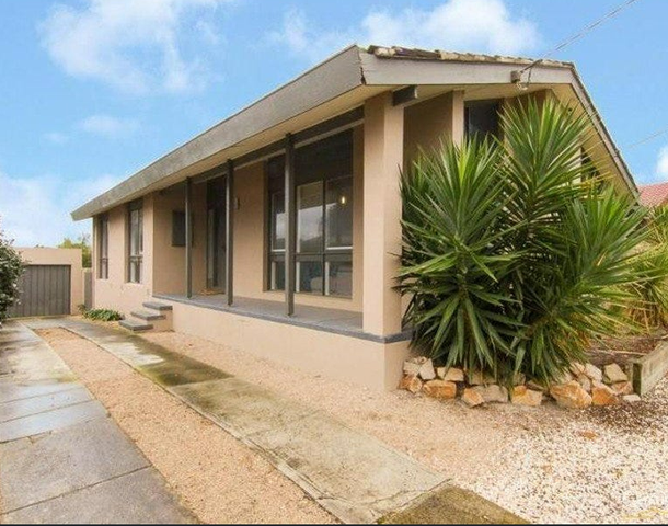 94 Grimwade Crescent, Frankston VIC 3199