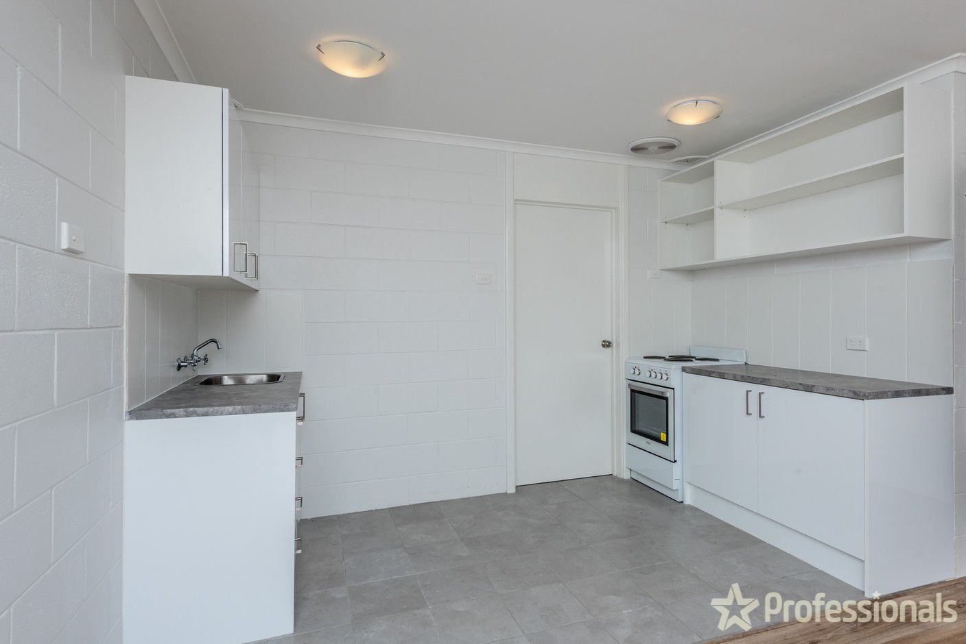 2/12 Johnston Street, Geraldton WA 6530, Image 0