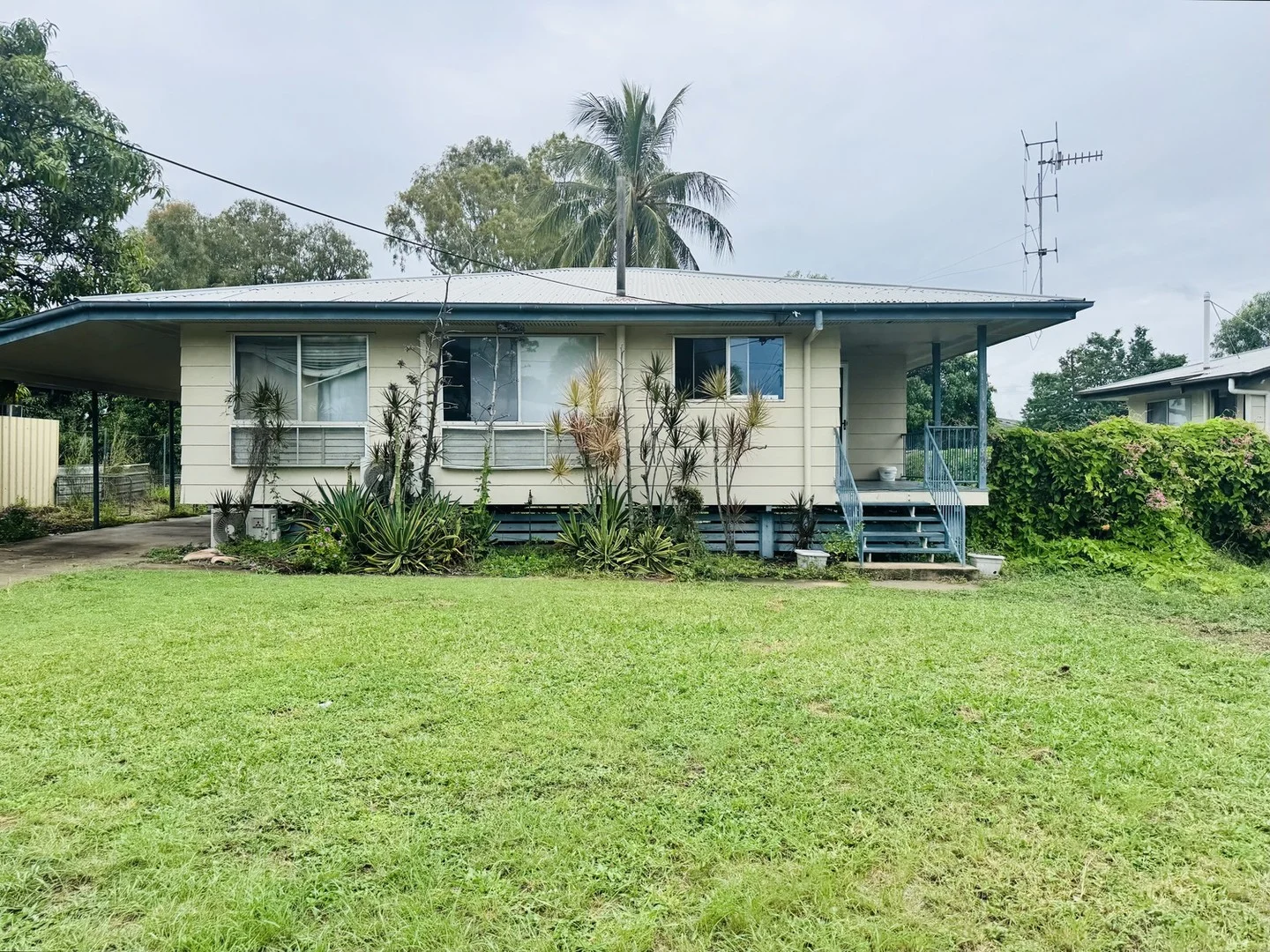 12 MUNRO Street, Moranbah QLD 4744