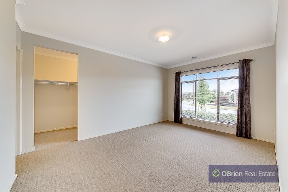 51 Charlbury Crescent, Cranbourne VIC 3977, Image 2