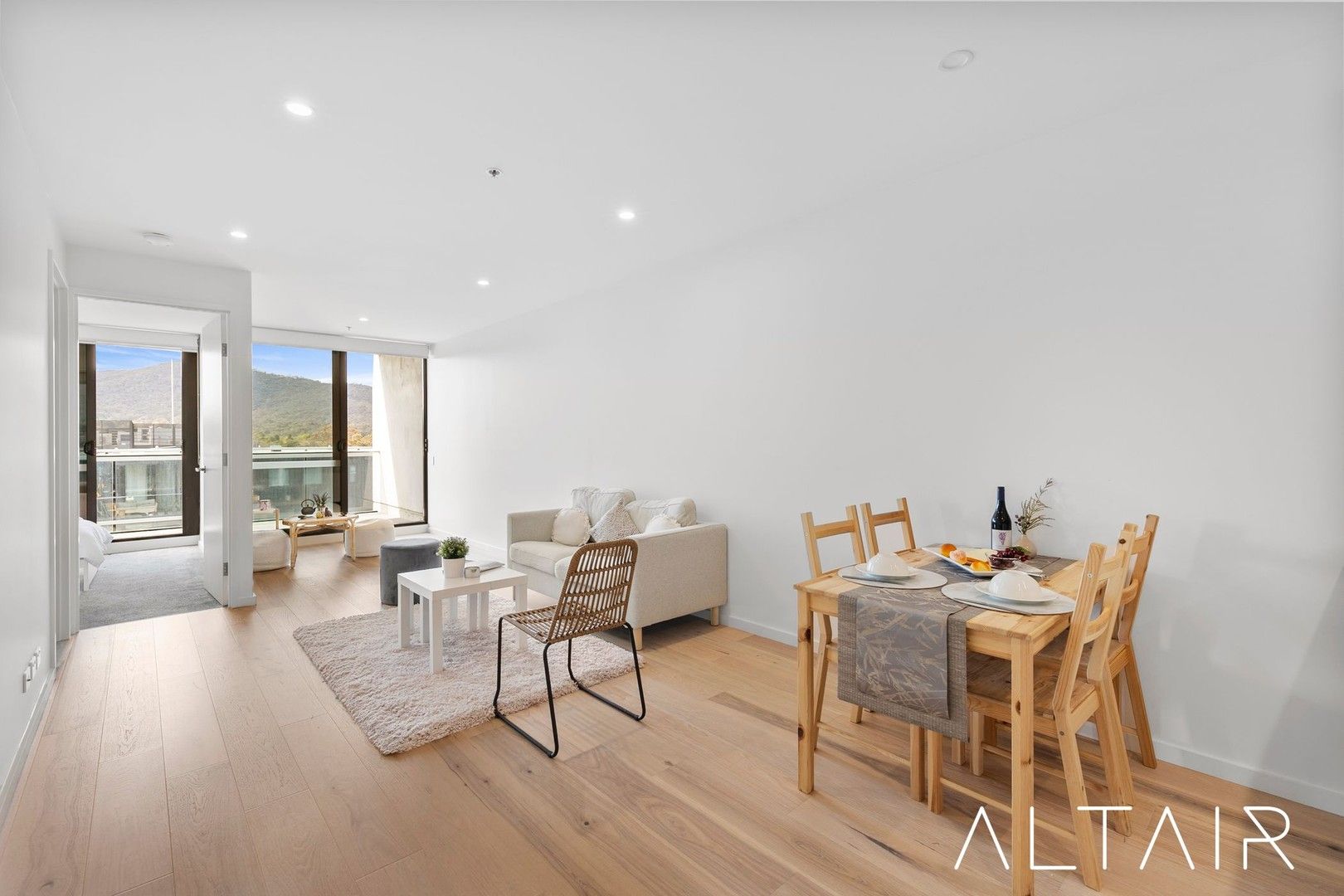 2 bedrooms Apartment / Unit / Flat in 731/61 Cooyong Street BRADDON ACT, 2612