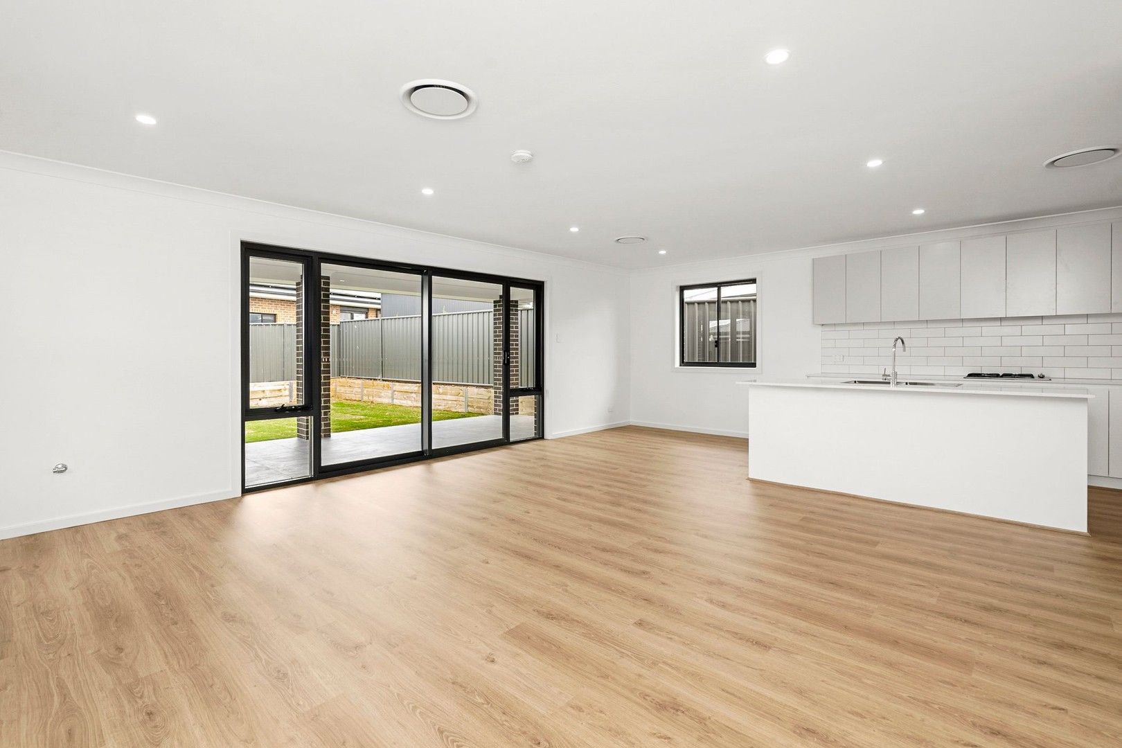 3 bedrooms House in 9 Hogg Pl GOULBURN NSW, 2580