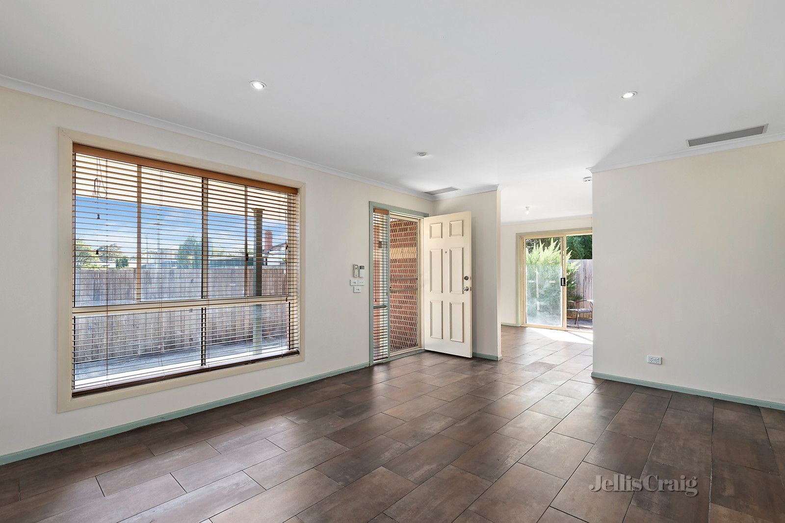 2/28 Davidson Street, Bellfield VIC 3081, Image 1