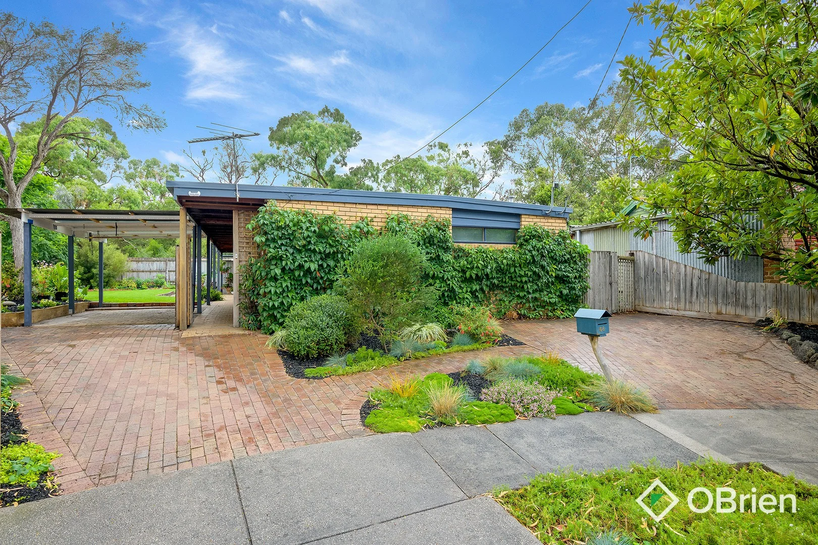 68 Silvertop Crescent, Frankston North VIC 3200