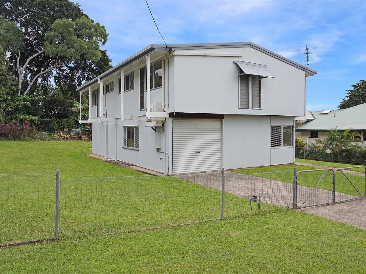 3 bedrooms House in 6 Dalgety Street STRATFORD QLD, 4870