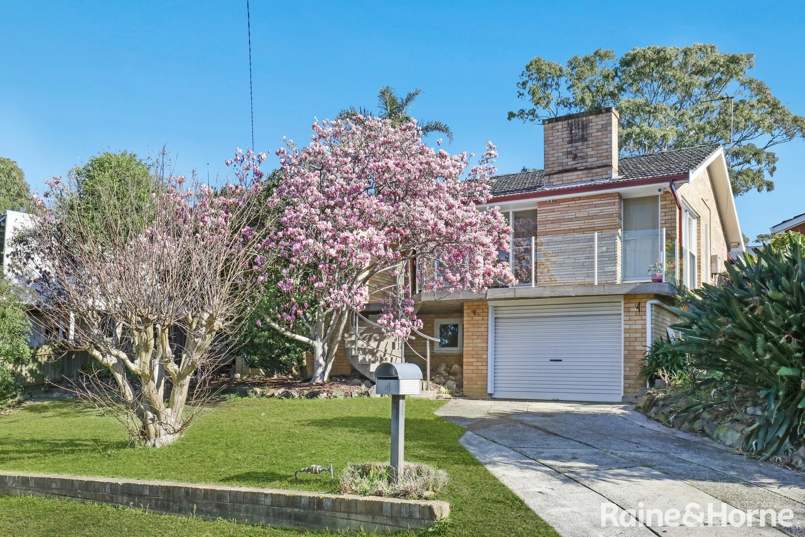 Primary image of 4 Garden Avenue, Figtree NSW 2525
