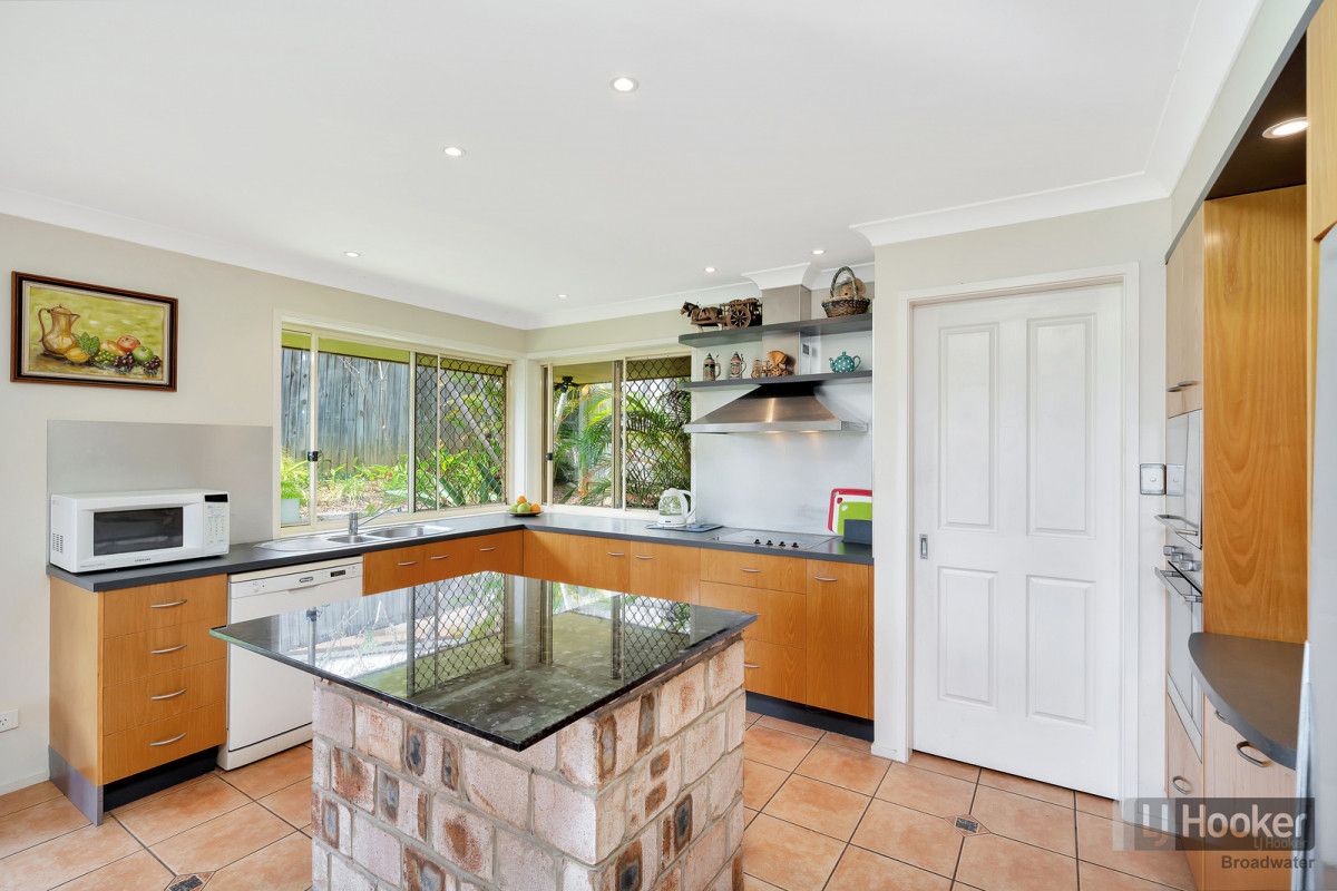29 Open Drive, Arundel QLD 4214, Image 2