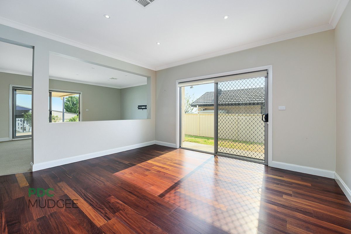 8 White Circle, Mudgee NSW 2850, Image 2