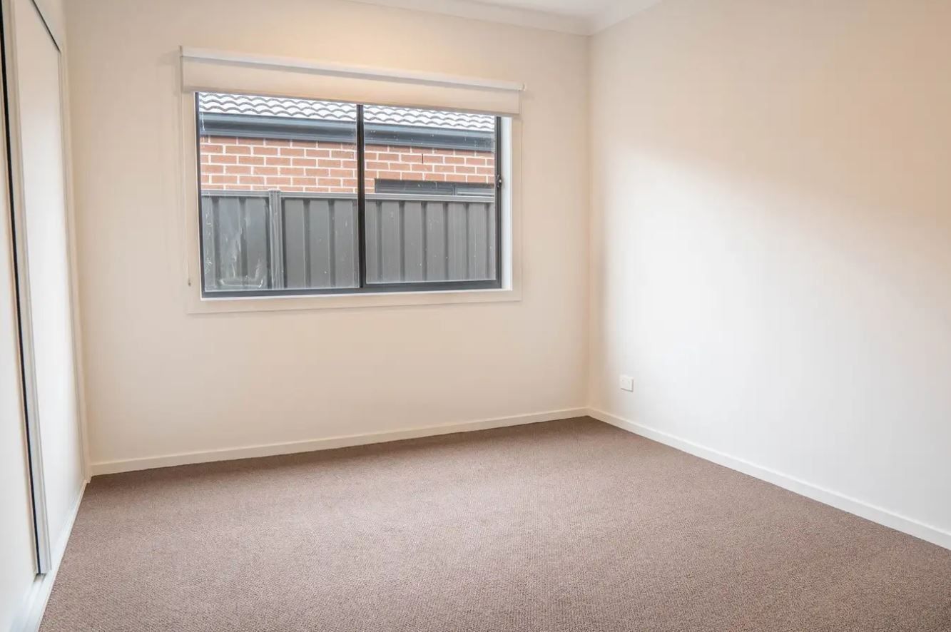 4 bedrooms House in 33 Rotary Street CLYDE VIC, 3978