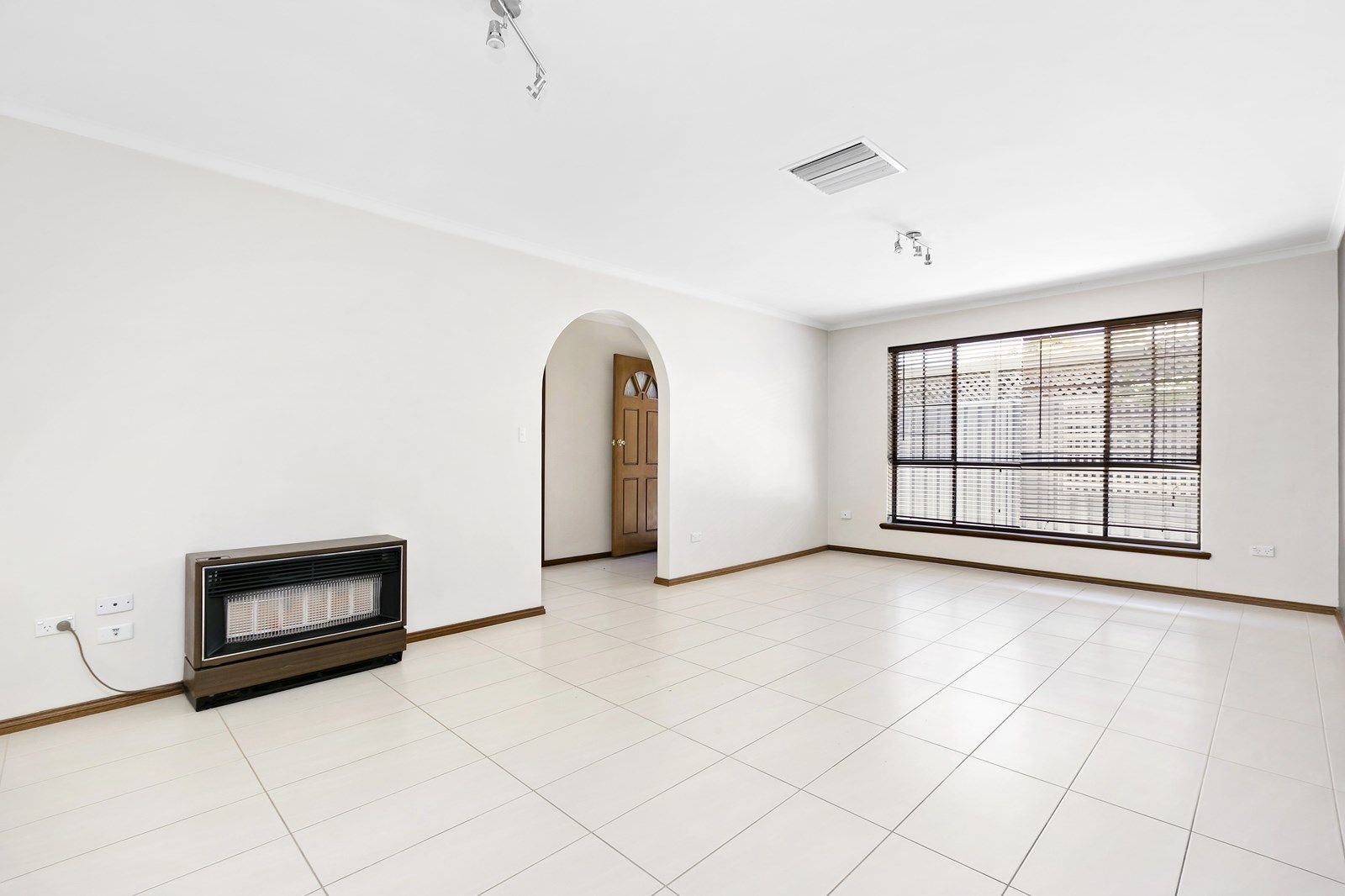 1/21 Essex Street, Brighton SA 5048, Image 2