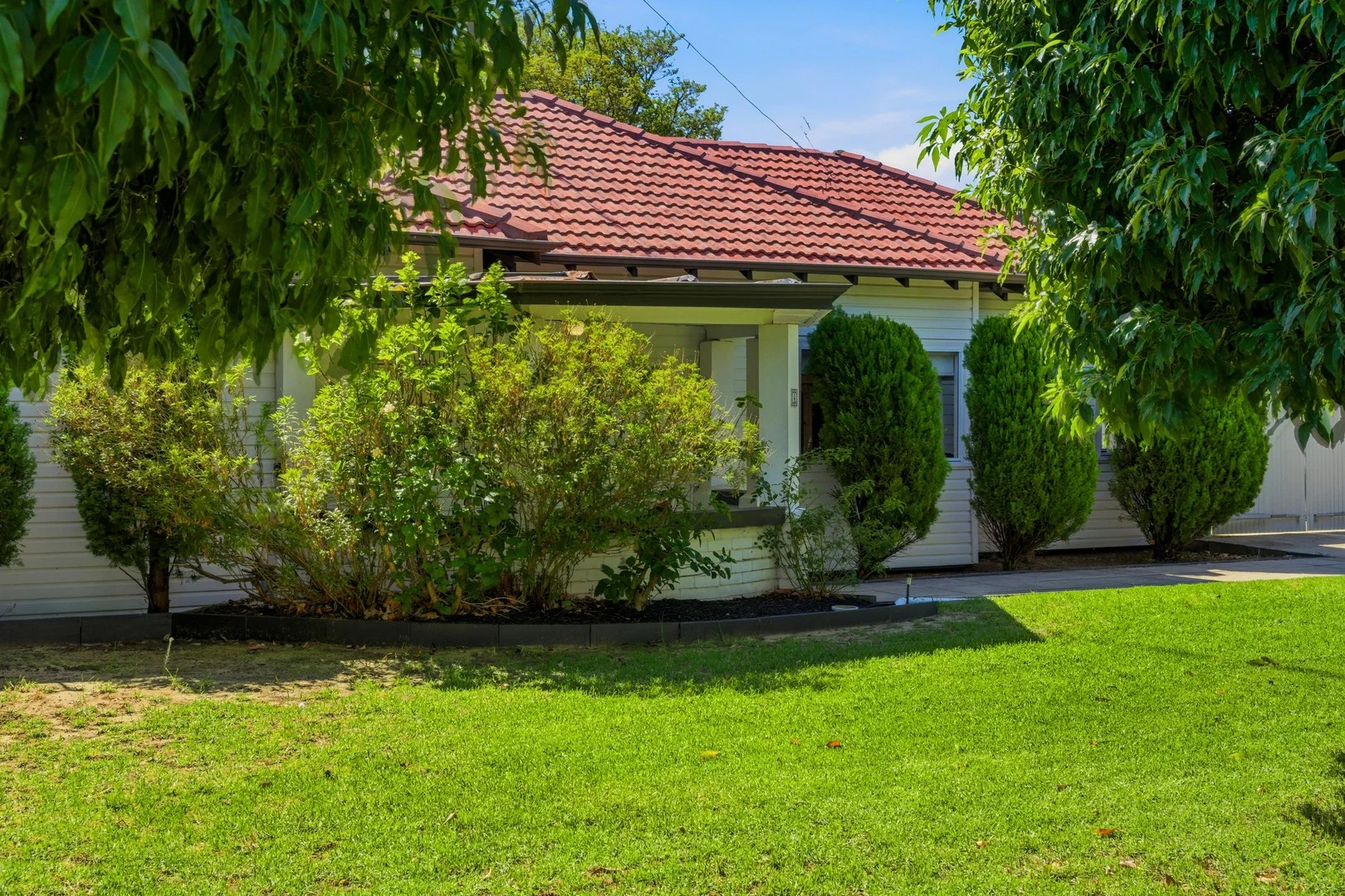 Primary image of 4 Sir James Avenue, Harvey WA 6220