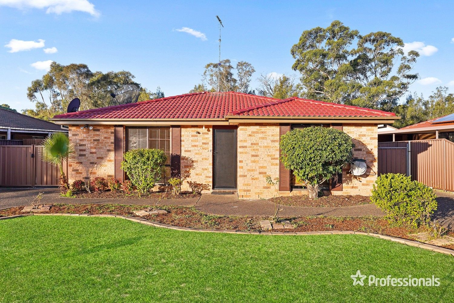 4 bedrooms House in 12 Swamphen Street ERSKINE PARK NSW, 2759