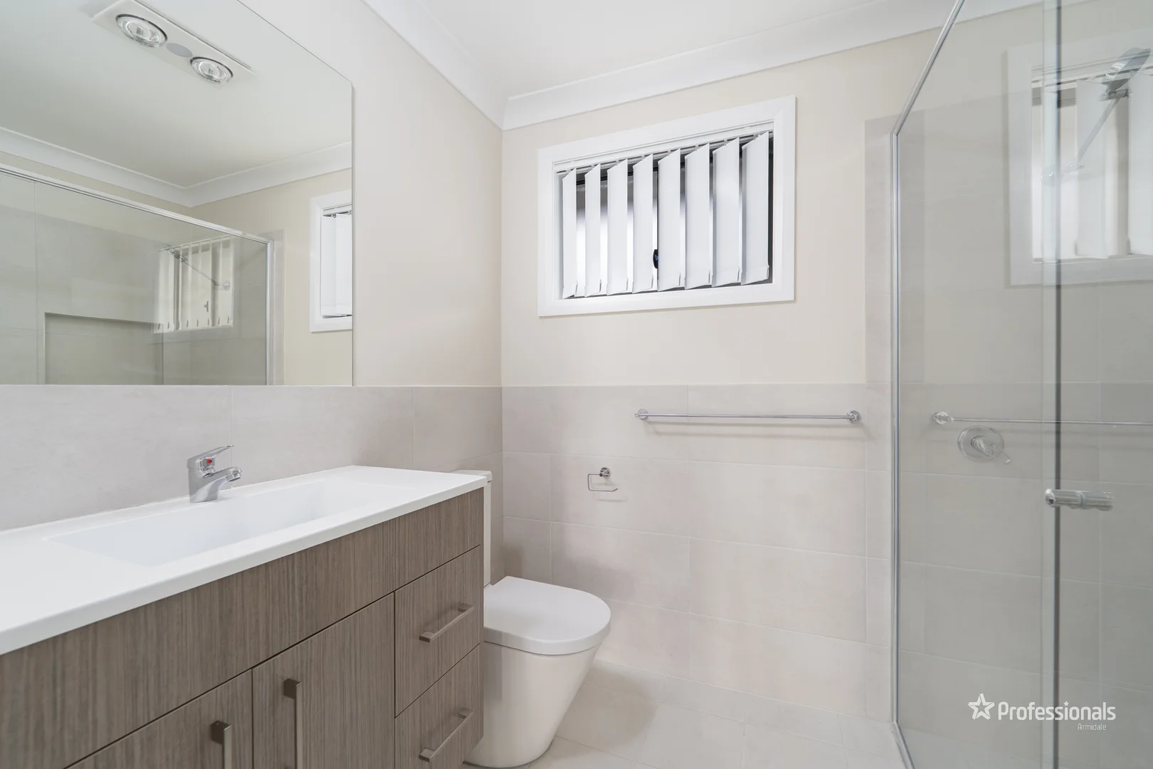 Additional image 3 of 2/11 Colin Crescent, Armidale NSW 2350