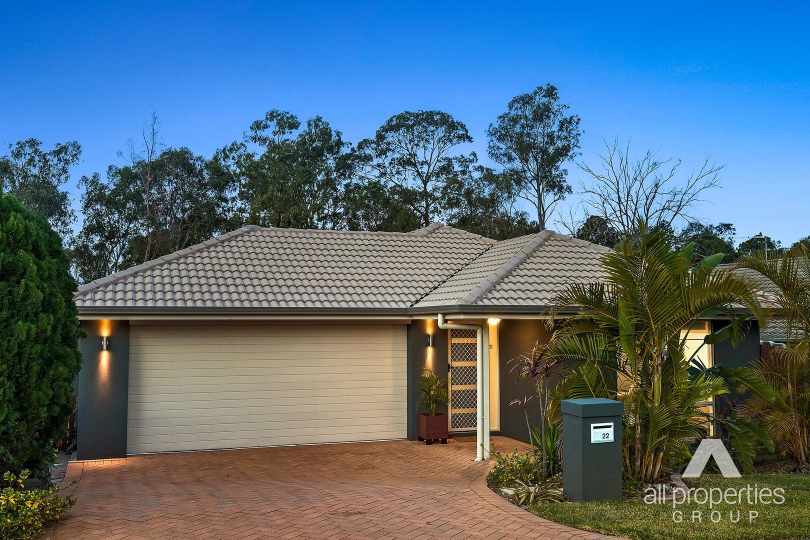 4 bedrooms House in 22 Airedale Court BERRINBA QLD, 4117