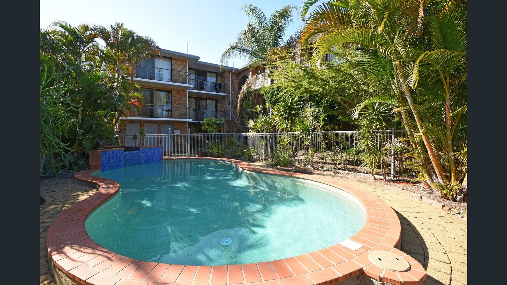 2 bedrooms Apartment / Unit / Flat in 9/16 Duet Drive MERMAID WATERS QLD, 4218
