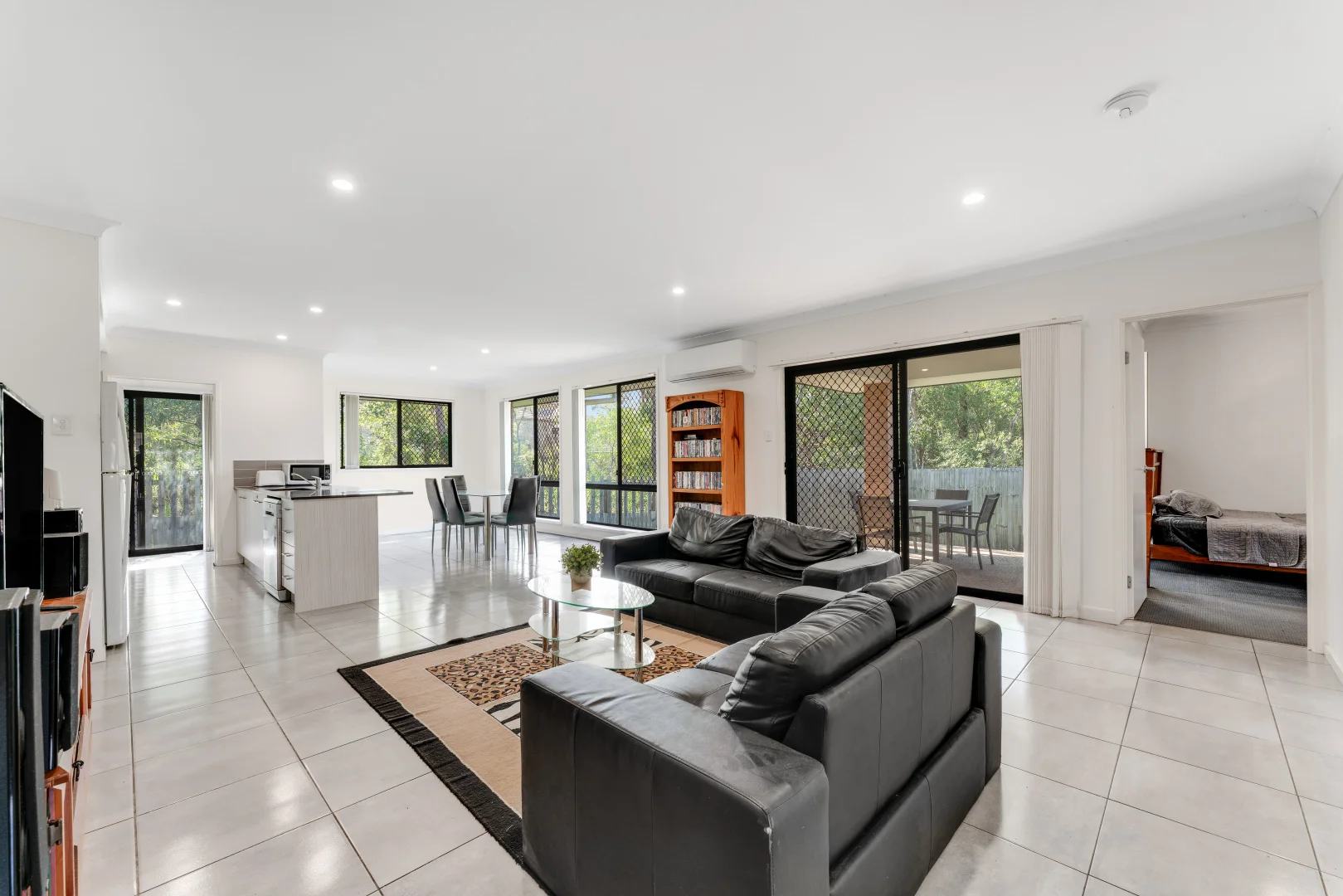 6 Essington Mews, Leichhardt QLD 4305