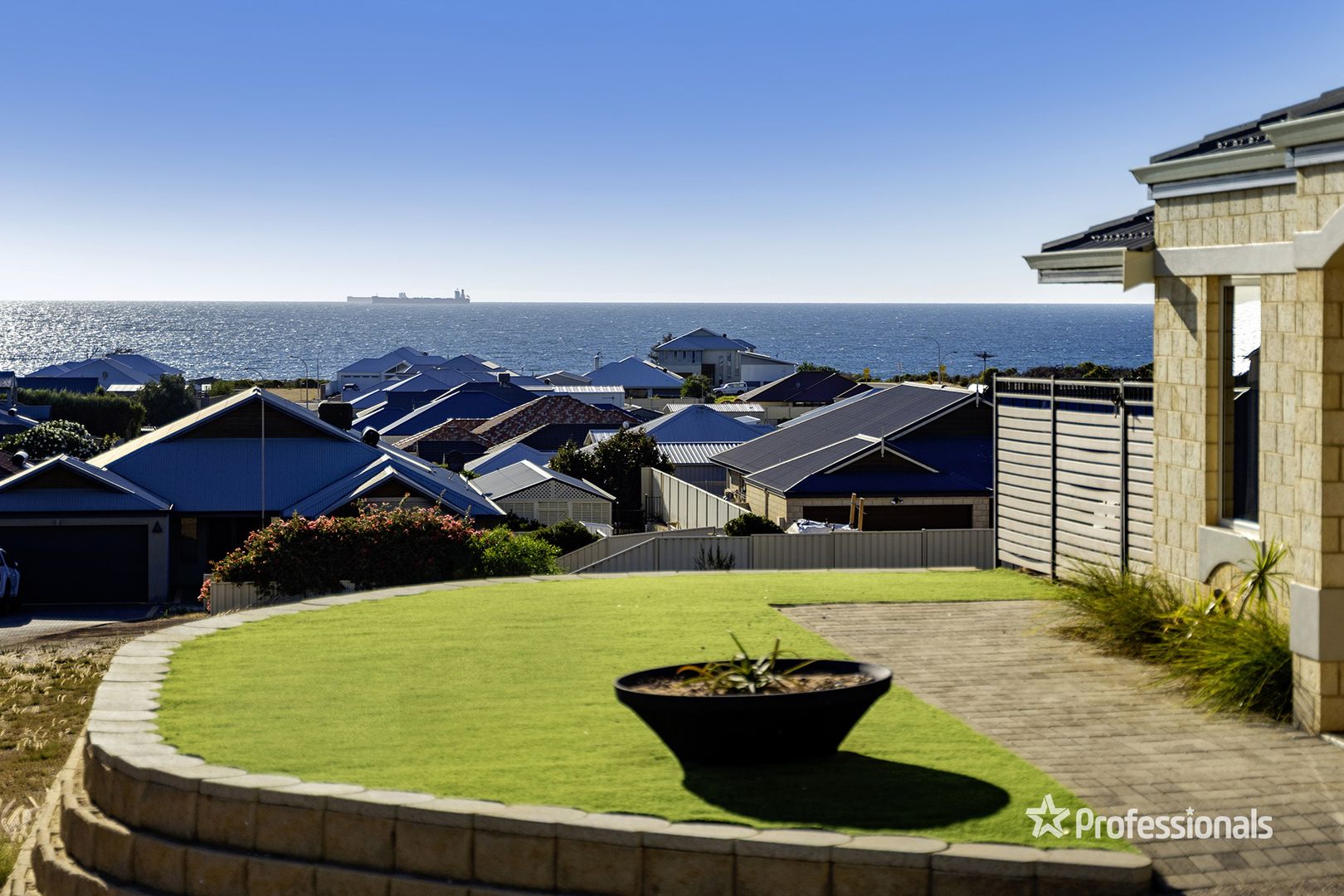 42 Quayside Vista, Drummond Cove WA 6532, Image 2