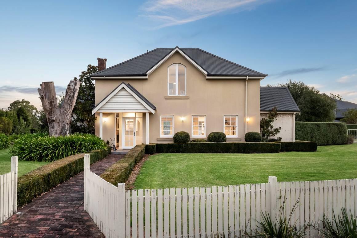 Picture of 10 Coach House Lane, BEACONSFIELD VIC 3807