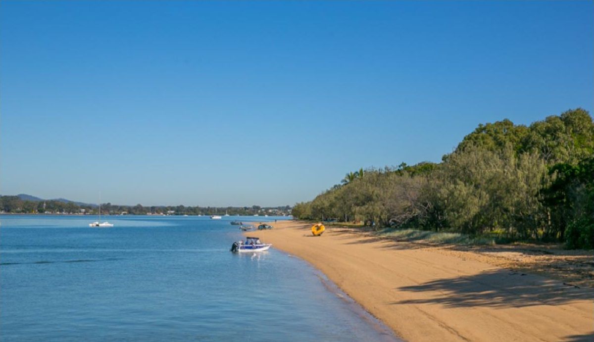 Coochiemudlo Island QLD 4184 3 beds house for Sale, 289,000