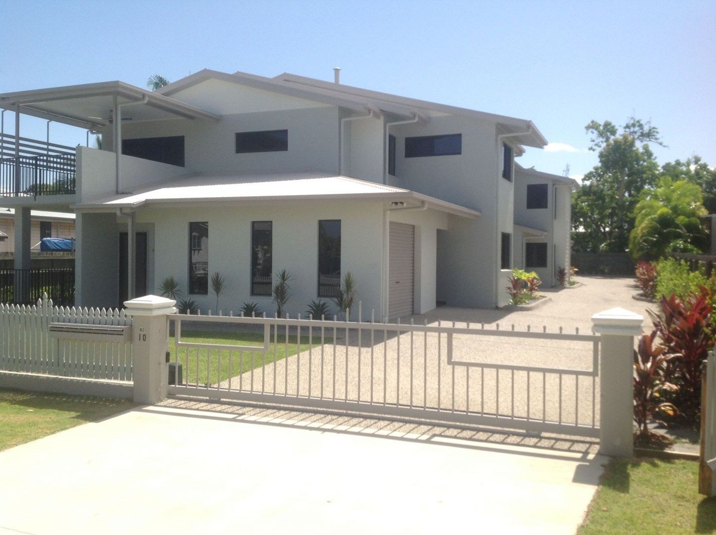 3 bedrooms Apartment / Unit / Flat in 10 Latchford Street PIMLICO QLD, 4812