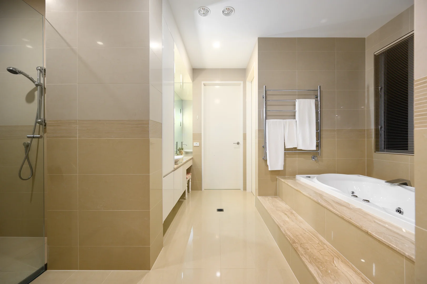 Additional image 23 of 46 Knightsbridge Parade, Sovereign Islands QLD 4216